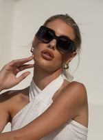 Load image into Gallery viewer, Otra Eyewear Bella Sunnies - Black
