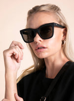 Load image into Gallery viewer, Otra Eyewear Irma Sunnies - Black
