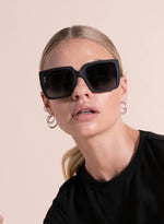 Load image into Gallery viewer, Otra Eyewear Homage Sunnies - Black
